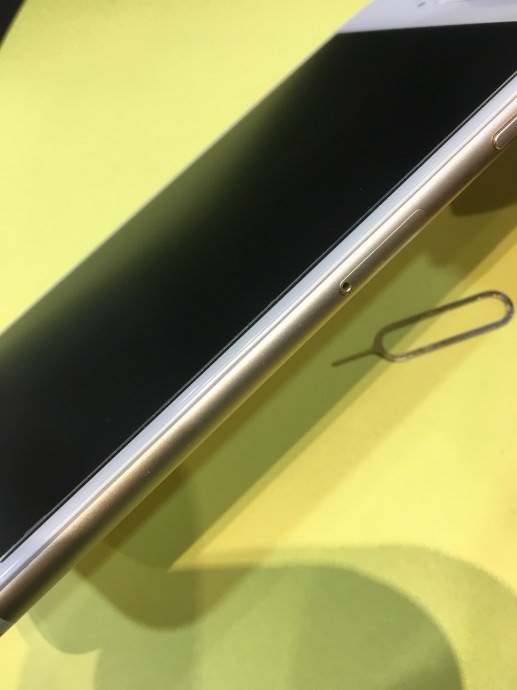 SIMカード　場所