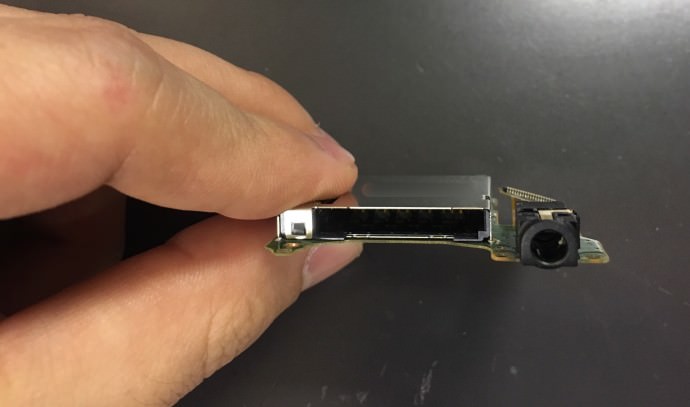 Nintendo Switch　ソフト挿入口　イヤホンジャック　修理