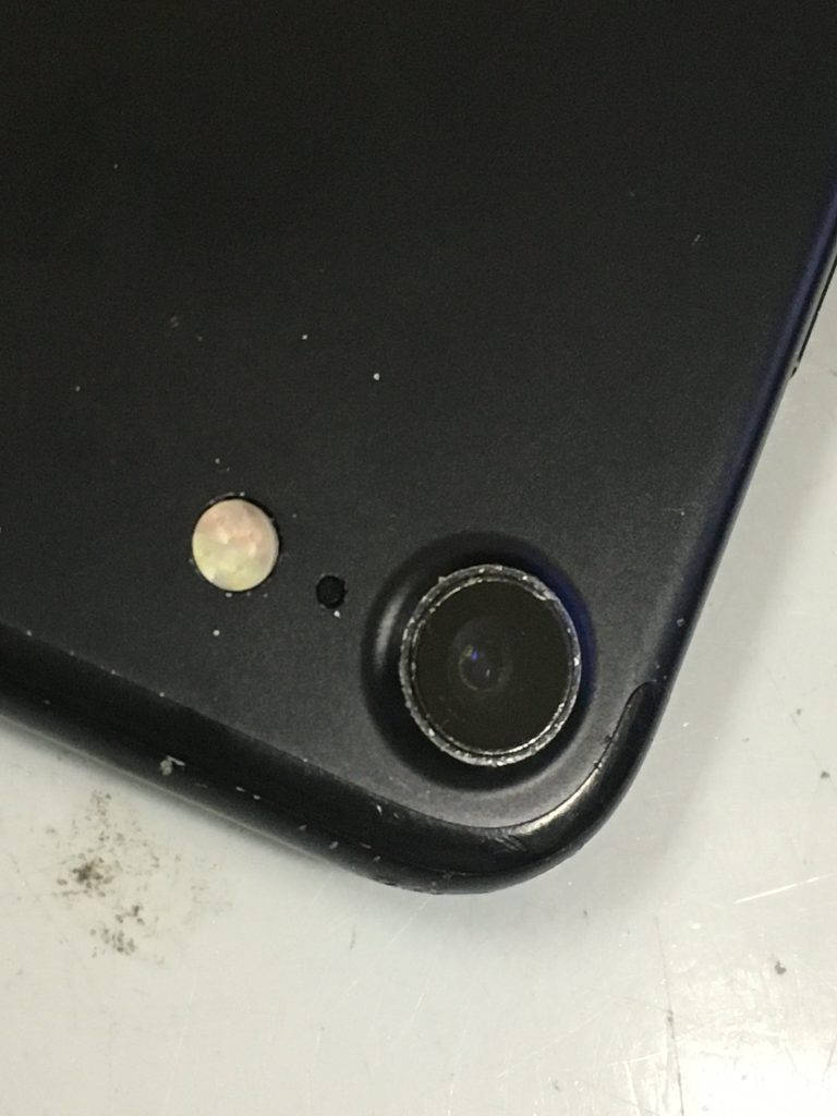 iPhone修理　カメラレンズ交換　割れ　欠け　即日　その日に　データ消えない　データそのまま　初期化不要　高槻　北摂