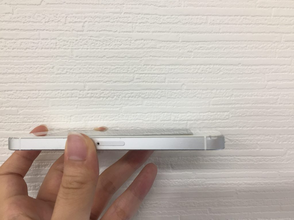 iPhoneSE 剥離 画面 交換修理 スマホスピタル高槻店