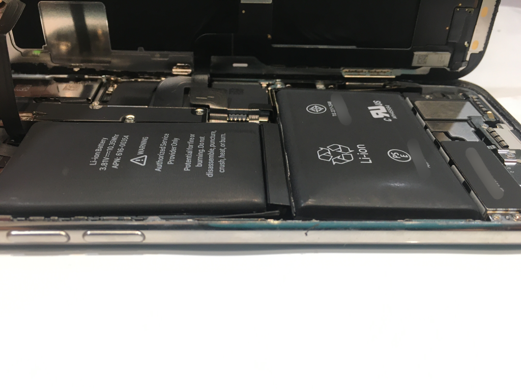 iPhone　X　バッテリー　電池　膨張　膨らんだ　画面　浮いた　取れかけ　修理　交換　即日　速い　データ　そのまま　残る　消えない　心斎橋　御堂筋　長堀鶴見緑地　船場　大阪