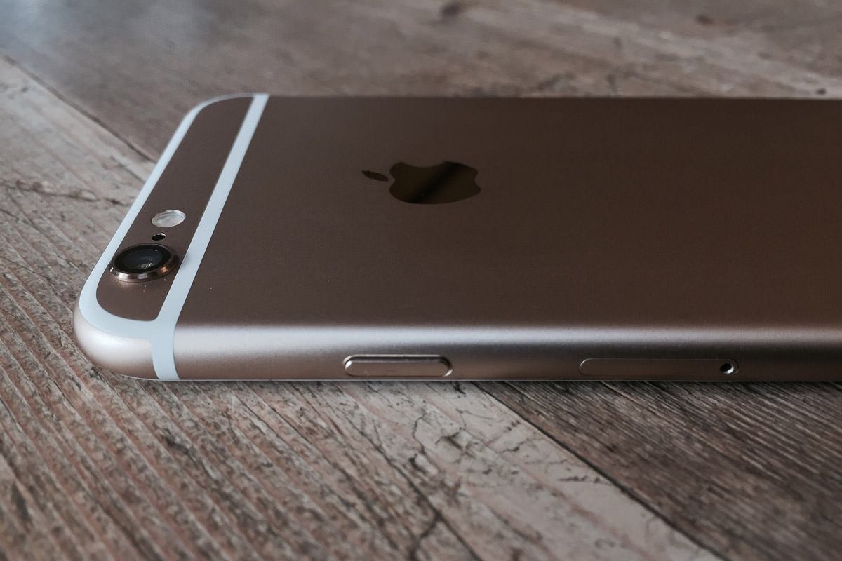 iPhoneの側面のイメージ写真