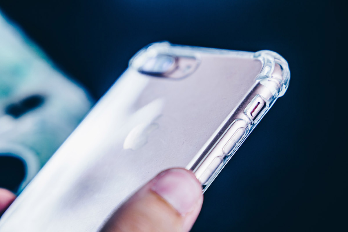 iPhoneのサイレントスイッチの写真