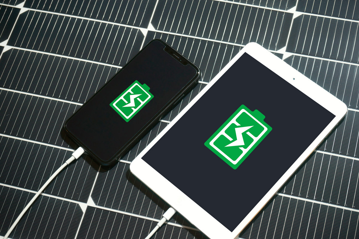 iPhoneとiPadを充電しているイメージ写真