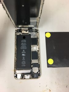 iPhone 6s 画面交換　画面割れ　スマホスピタル博多駅前店