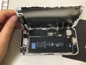 iPhone 7　画面交換　スマホスピタル博多駅前店