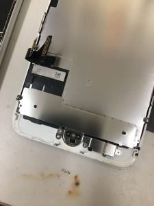 iPhone 7　画面交換　スマホスピタル博多駅前店