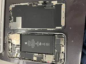 雪で水没してしまったiPhone 12の修理