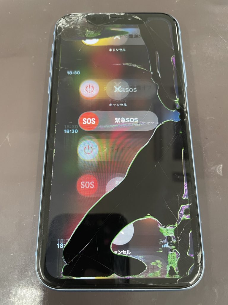堺東 iPhone11 画面破損 修理前