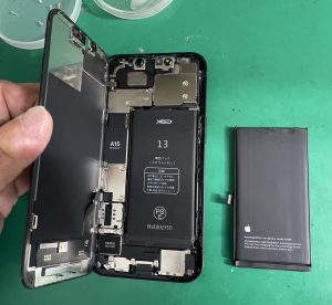 iPhone13分解