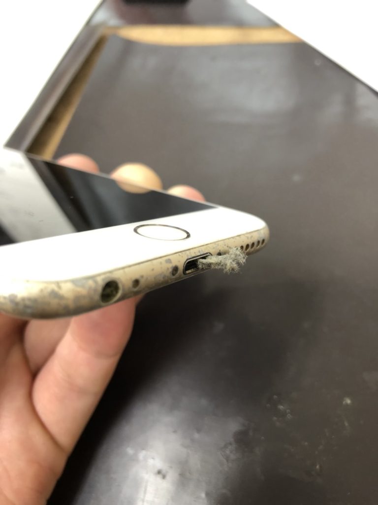 %e5%85%85%e9%9b%bb%e5%8f%a3%e3%81%ae%e7%95%b0%e7%89%a9