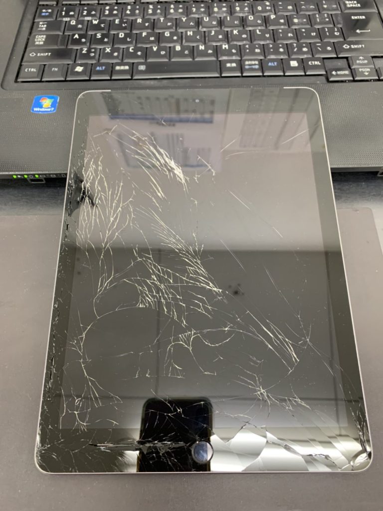 iPad6 ガラス割れ 交換前