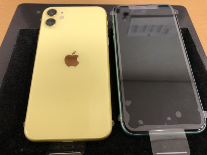 iPhone 11ガラスコーティング2台
