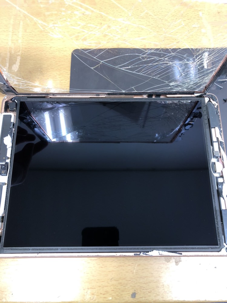 iPad6　画面割れ　修理　12.6　修理速報