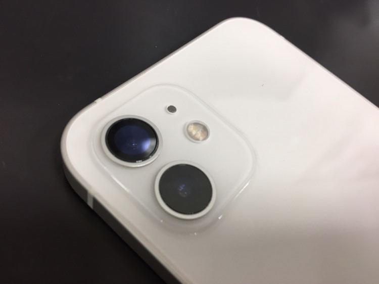 カメラレンズ　iPhone12