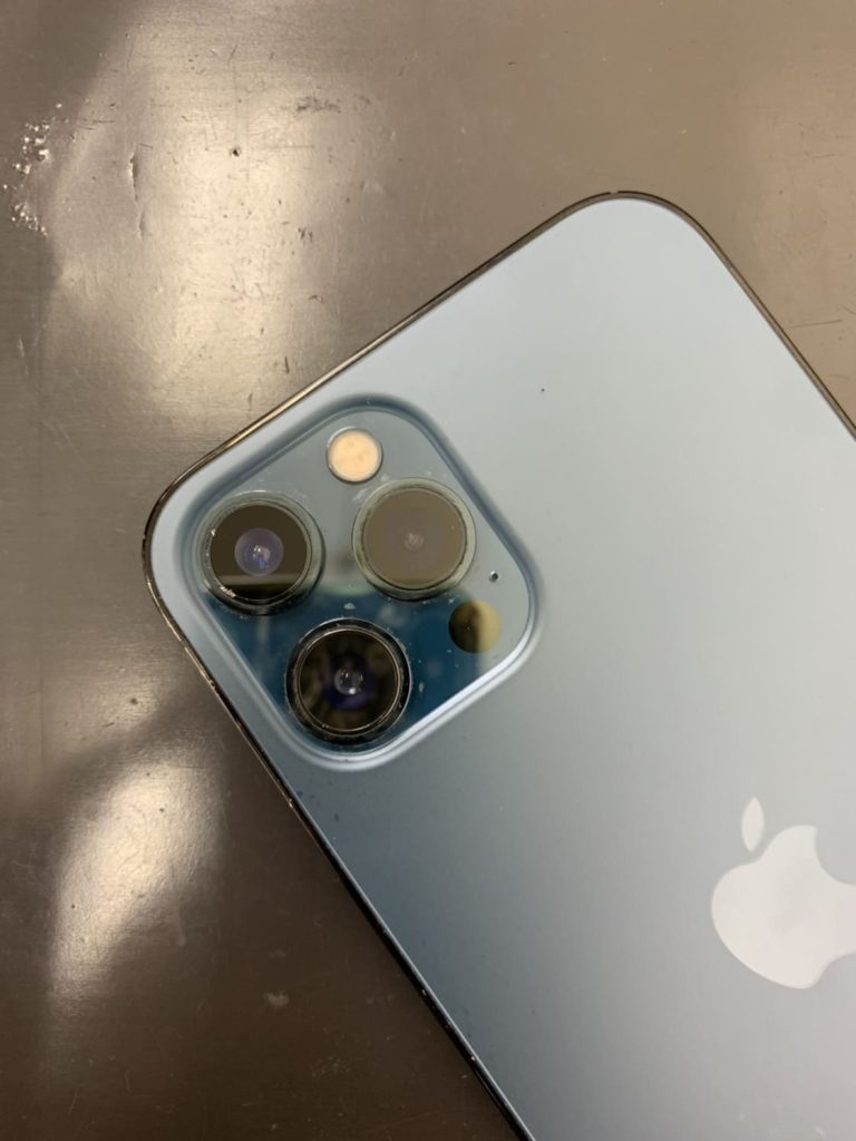 iPhoneカメラレンズ割れ即日修理