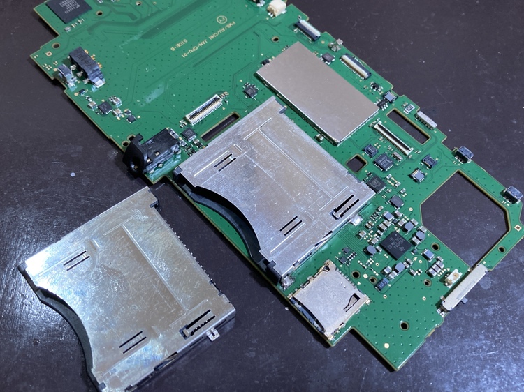 NEW2DSLLのソフトトレー交換