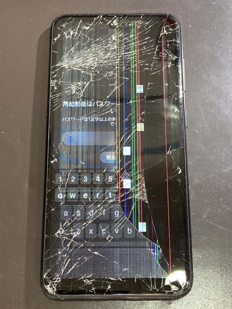 GalaxyA22画面割れ