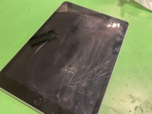 iPad (第9世代)  ガラス割れ