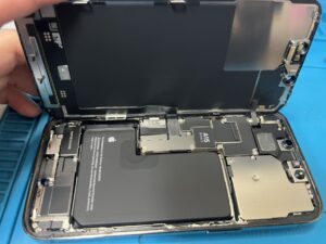 iPhone 13 Pro フロントパネル交換　福井県勝山市