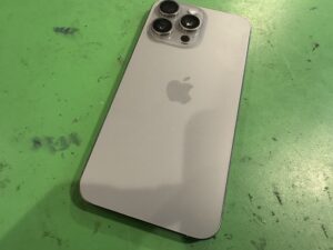 iPhone 15 Pro Max　分解