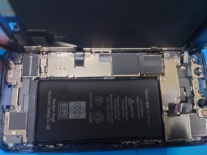 iPhone12mini水没復旧修理中