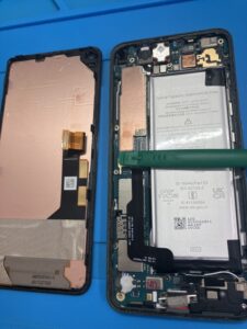 pixel5a修理中バッテリー交換