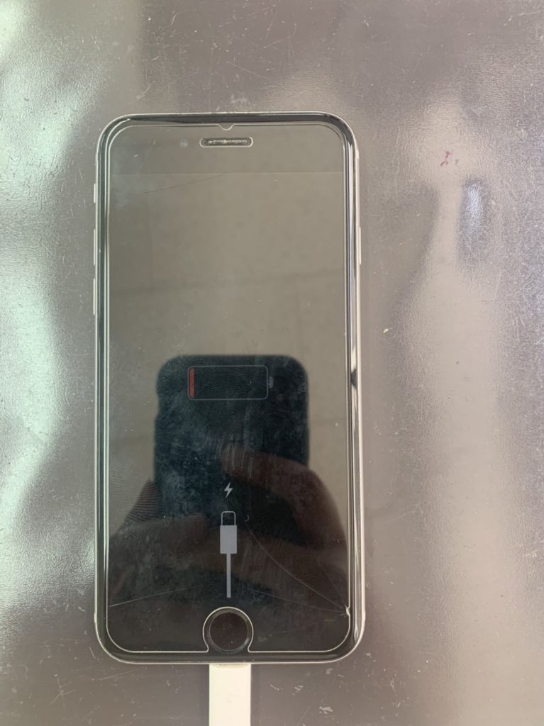 iPhone6s充電口前