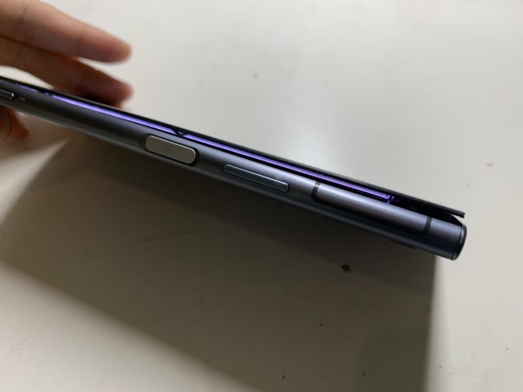 XperiaXZ1のバッテリー膨張
