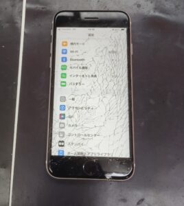 iPhoneXR画面割れ