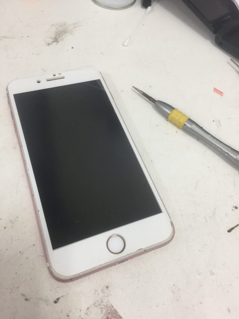 7Plusバッテリー膨張