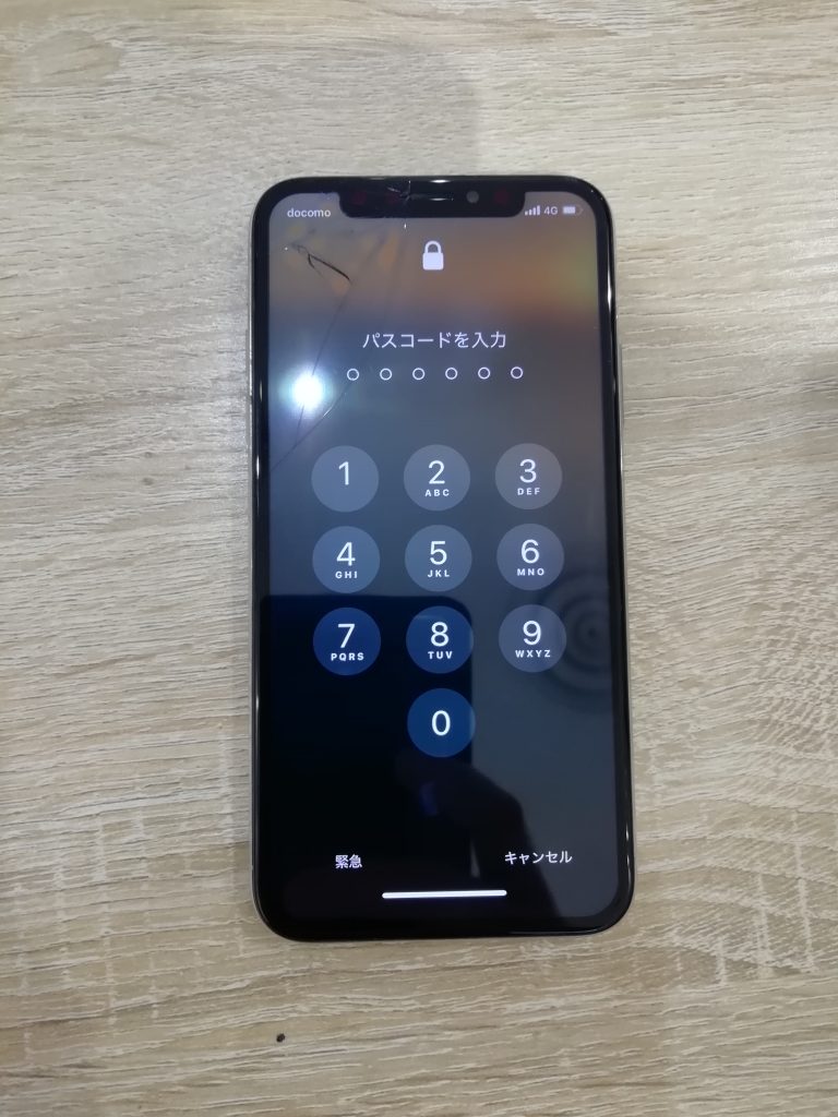 iPhoneX　画面割れ