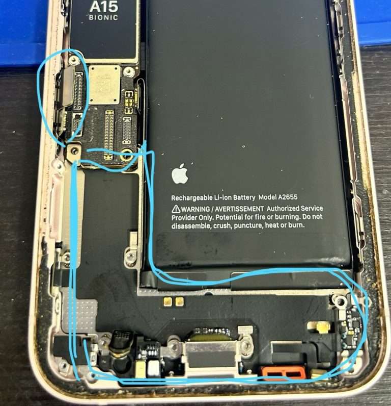 iPhone 13の充電口修理