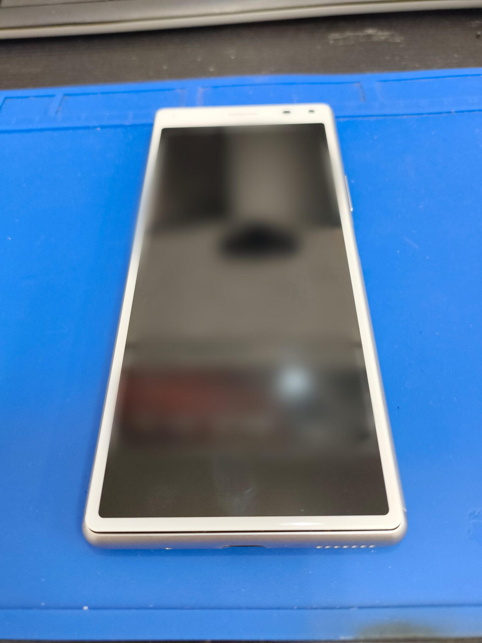 Xperia 8 Liteの充電口修理