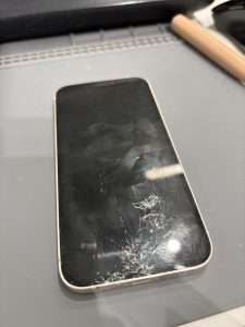 iPhone12mini割れ