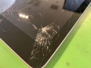 iPad (第6世代) 　ガラス割れ