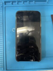 iPhone XS Max 画面交換　横浜