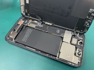 iPhone　バッテリー交換　関内