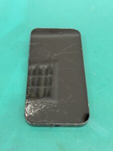 iPhone13ProMax修理前の状態