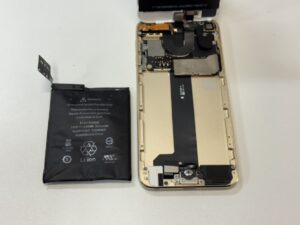 修理中のiPodTouch6