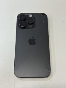 iPhone16Pro背面交換修理前