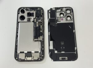 iPhone16Pro背面交換修理中