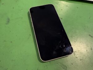 iPhone13mini　画面修理　関内