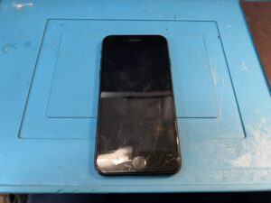 iPhoneSE(第2世代)修理前