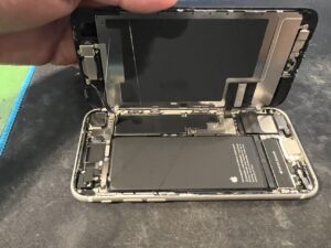 iPhone SE(第2世代)分解時