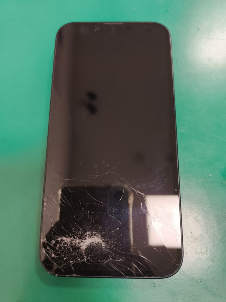 iPhone 画面割れ修理 事例①