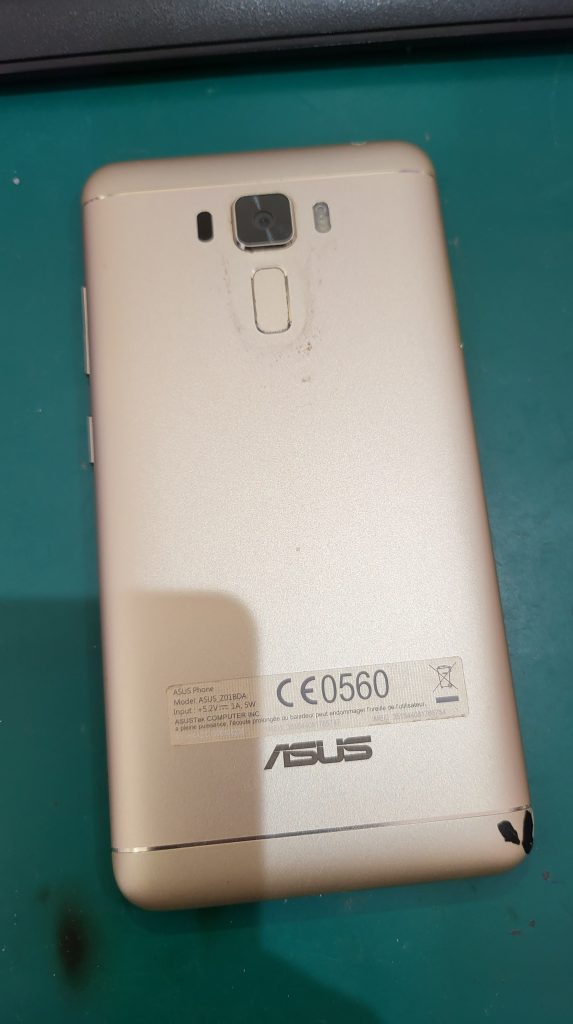 Zenfone 3 Laserの充電口修理