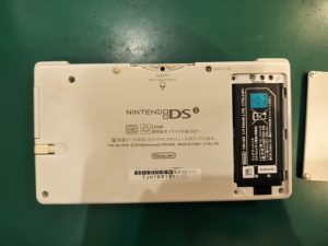 DSi背面