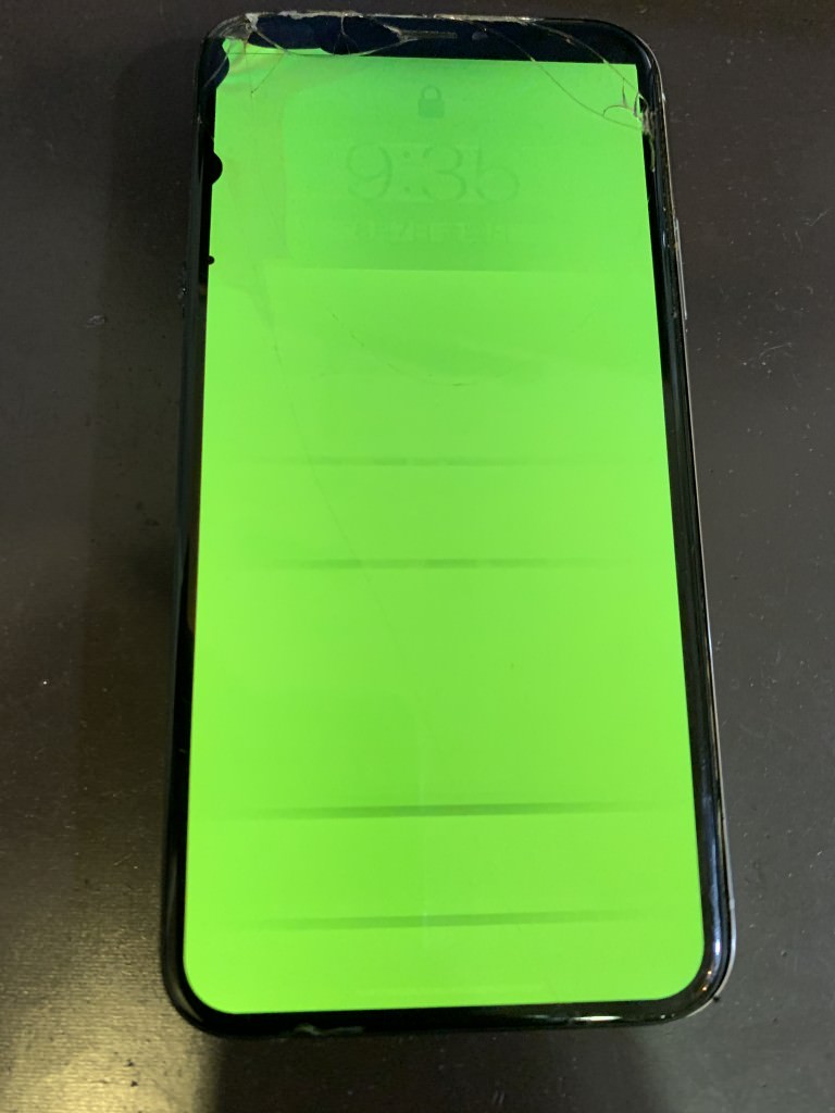 iPhoneX　緑の画面