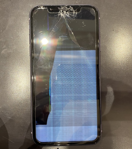 iPhone11画面交換前
